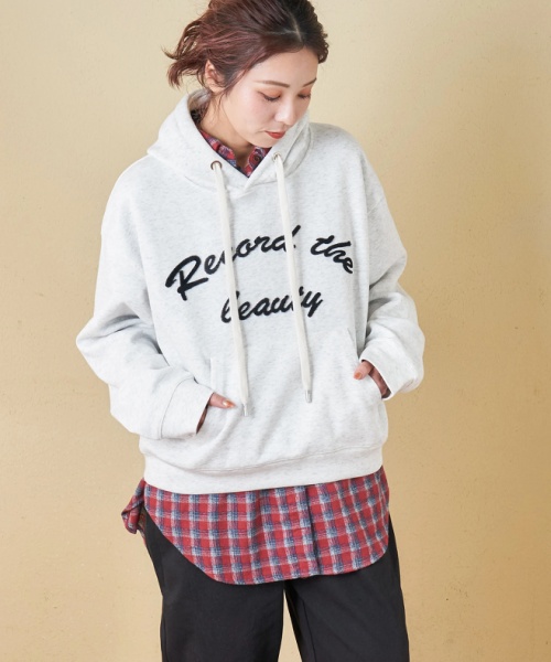 ブラシ刺繍 プルオーバーパーカー