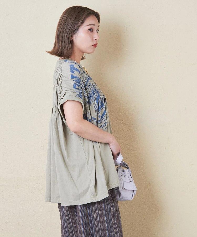 CUBE SUGAR(キューブシュガー) |32/-天竺 ロゴプリント シャーリング フレンチスリーブ Tシャツ