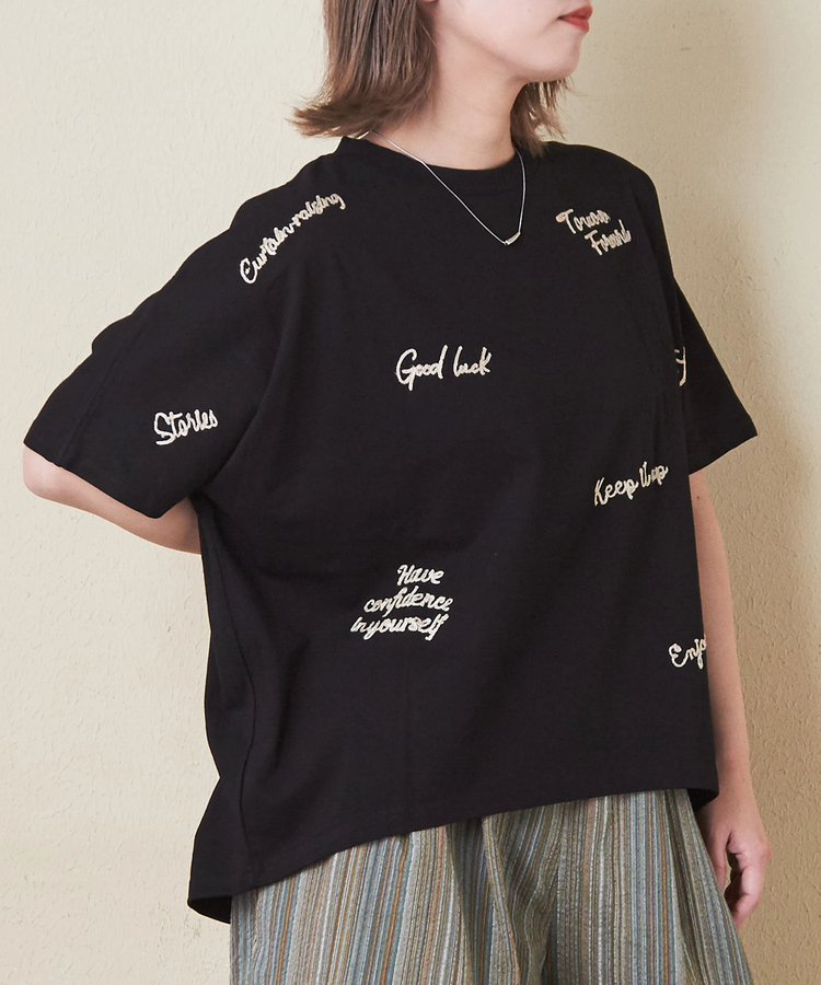 CUBE SUGAR(キューブシュガー) |21/-OE天竺 ランダム ロゴ 刺繍 Tシャツ