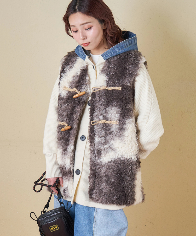 CUBE SUGAR(キューブシュガー) |【秋冬新作】カーリーファー トグルボタン Vネック ベスト