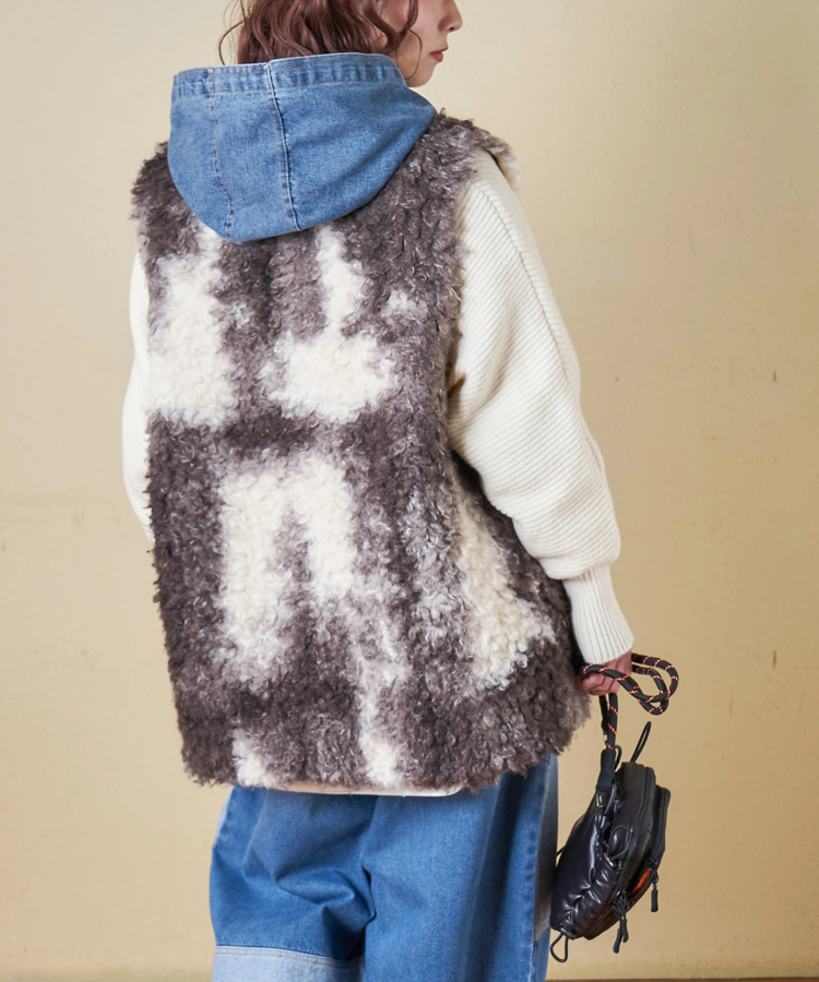 CUBE SUGAR(キューブシュガー) |【秋冬新作】カーリーファー トグルボタン Vネック ベスト