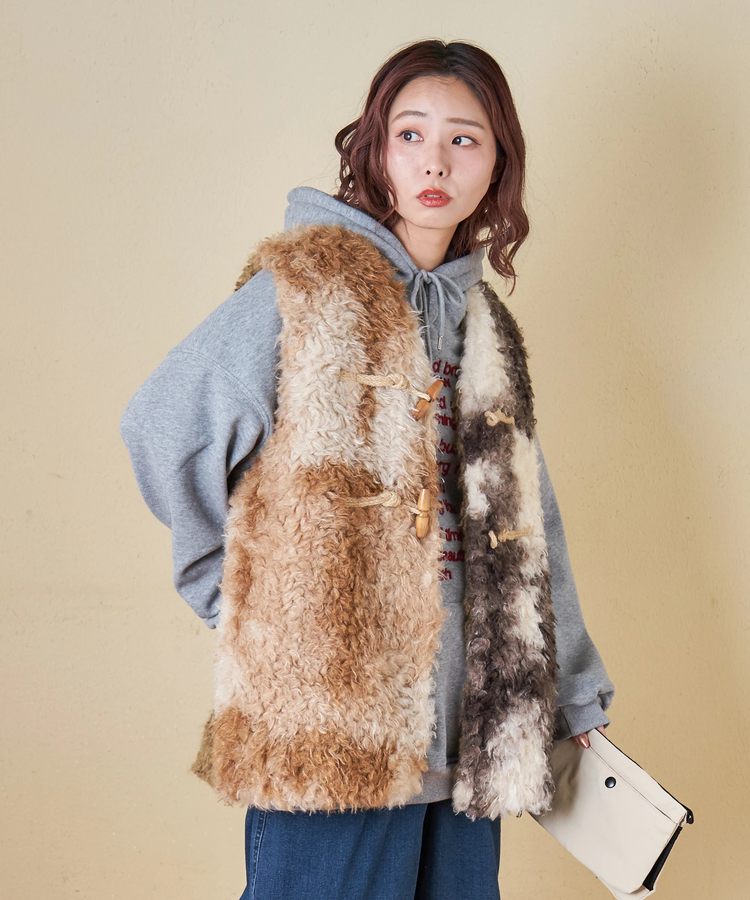 CUBE SUGAR(キューブシュガー) |【秋冬新作】カーリーファー トグルボタン Vネック ベスト