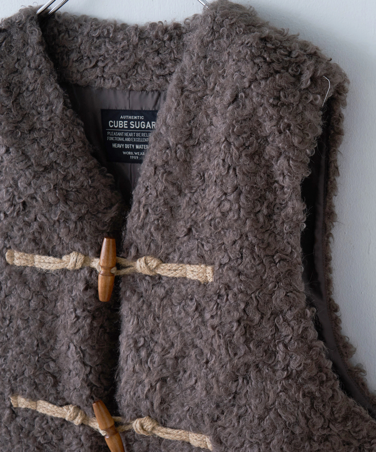 CUBE SUGAR(キューブシュガー) |【秋冬新作】カーリーファー トグルボタン Vネック ベスト