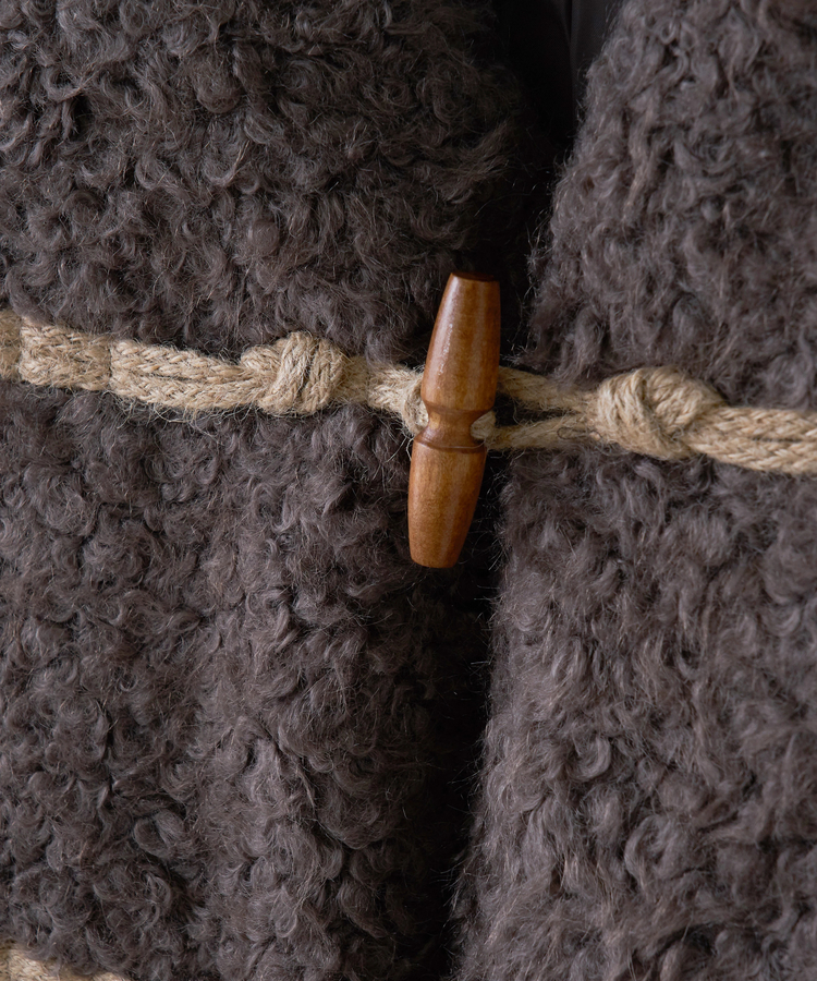 CUBE SUGAR(キューブシュガー) |【秋冬新作】カーリーファー トグルボタン Vネック ベスト