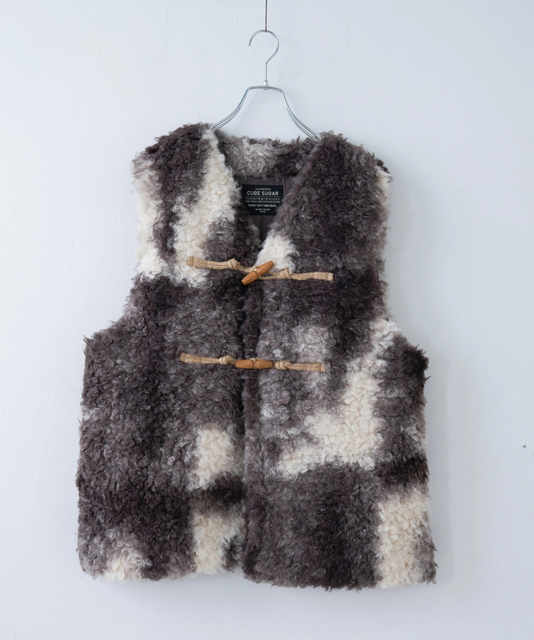 CUBE SUGAR(キューブシュガー) |【秋冬新作】カーリーファー トグルボタン Vネック ベスト
