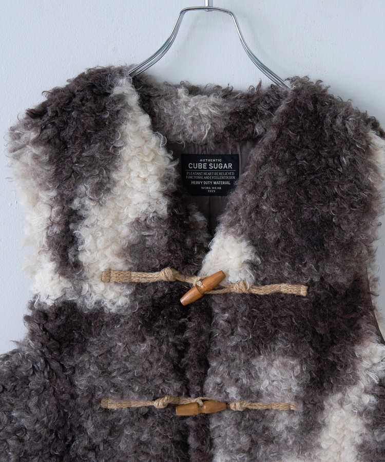 CUBE SUGAR(キューブシュガー) |【秋冬新作】カーリーファー トグルボタン Vネック ベスト