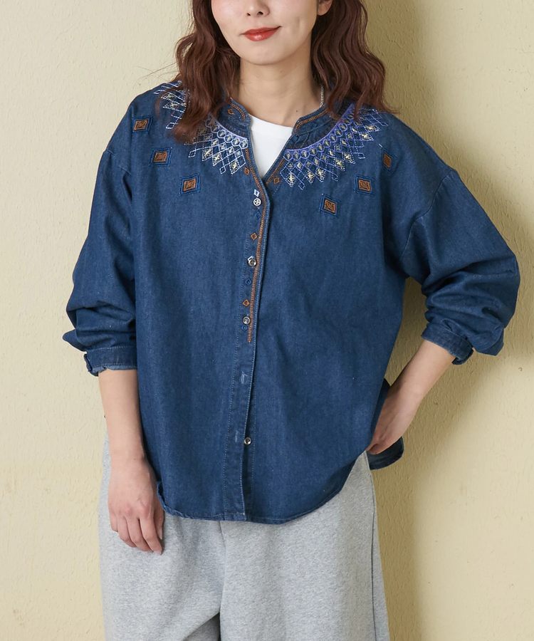 CUBE SUGAR(キューブシュガー) |【春新作】デニム 刺繍 スタンドカラー シャツ