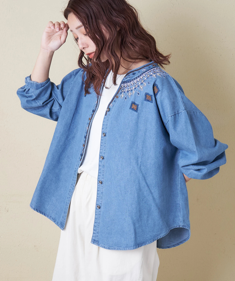 CUBE SUGAR(キューブシュガー) |【春新作】デニム 刺繍 スタンドカラー シャツ