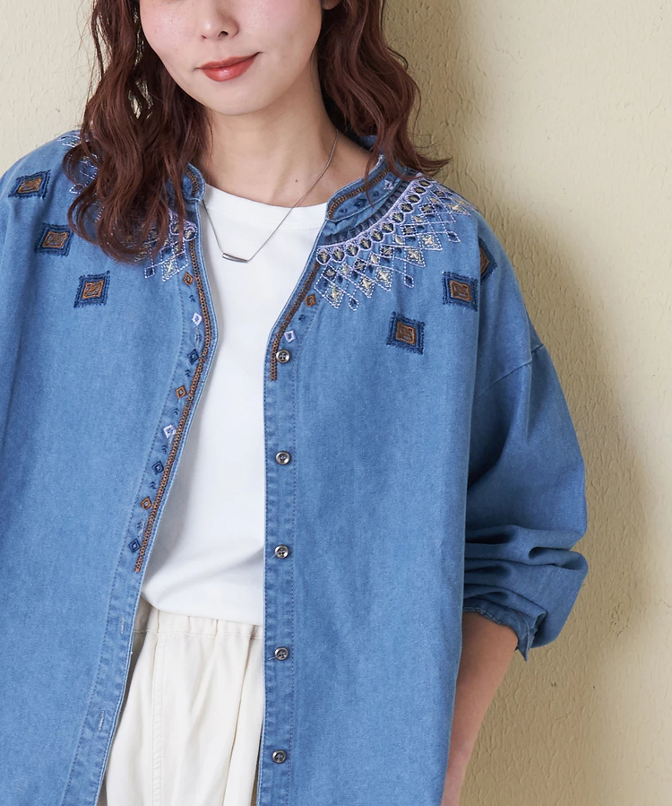 CUBE SUGAR(キューブシュガー) |【春新作】デニム 刺繍 スタンドカラー シャツ