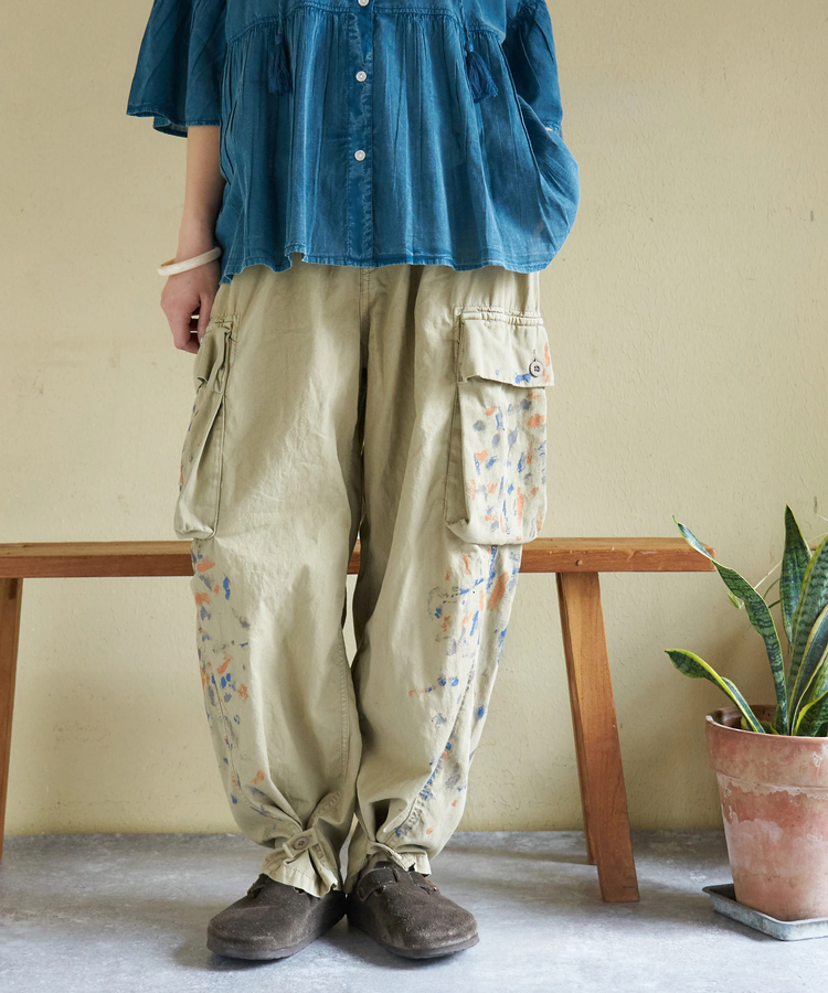 CUBE SUGAR(キューブシュガー) |【春新作】ライトツイル × ミニヘリンボーン ペンキ飛ばし カーゴパンツ