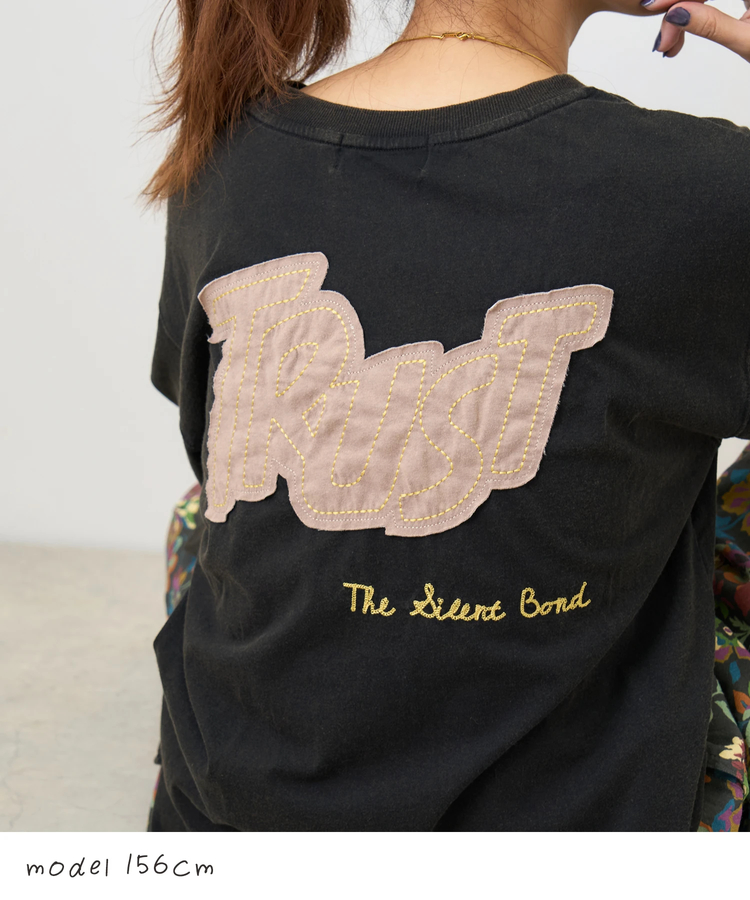 CUBE SUGAR(キューブシュガー) |【秋新作】32/-OE天竺 パウダー加工 パッチロゴ 刺繍 Tシャツ