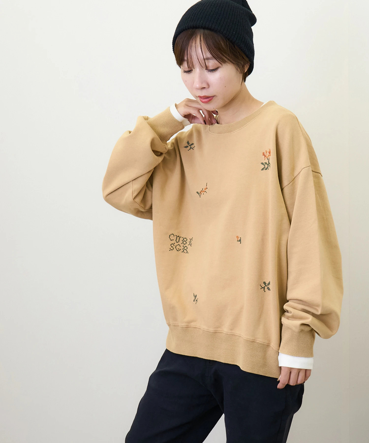 CUBE SUGAR(キューブシュガー) |【秋新作】パウダー加工 スウェット ロゴ 刺繍 プルオーバー