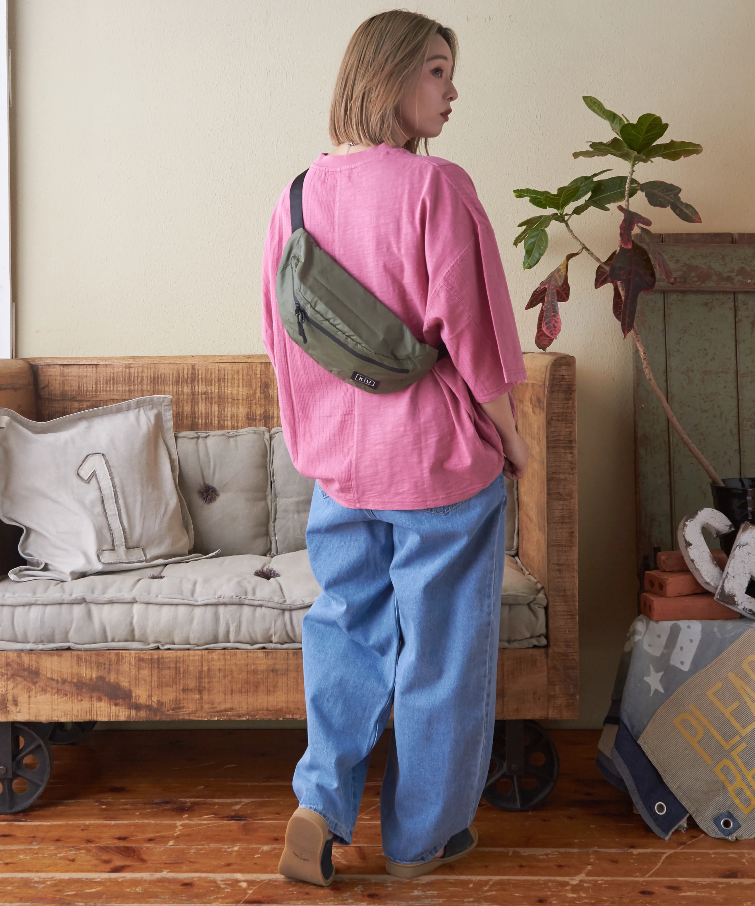 セール除外商品】KiU(キウ) WATERPROOF BODY BAG｜ファッション