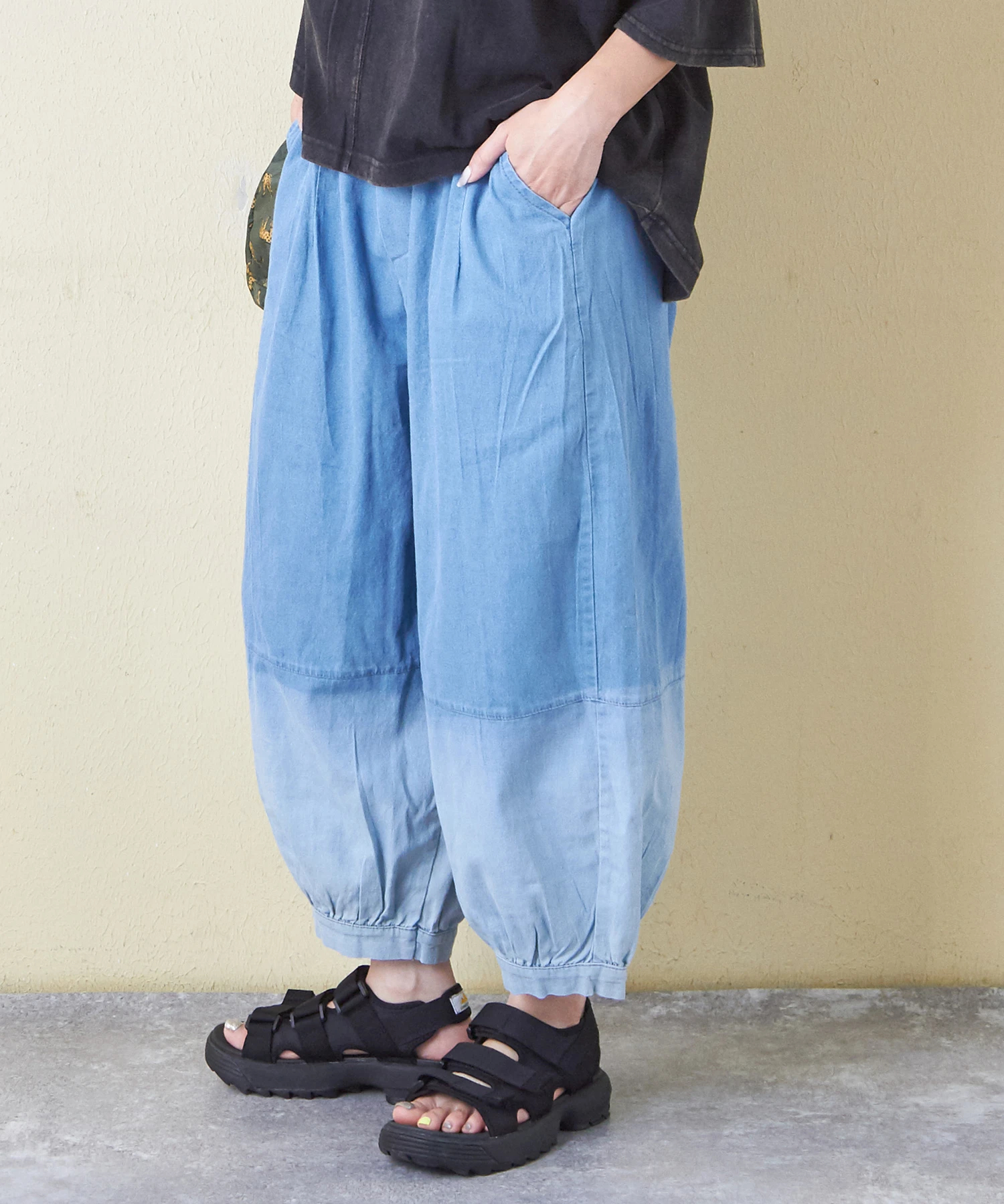 WEB限定 グラデーション ギャザーデニムパンツ｜ファッション